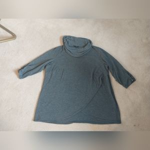 AGB woman 3x gray 3/4 sleeve cowl neck